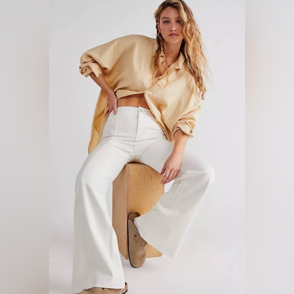 NWOT FREE PEOPLE We The Free CRVY Wild Honey Denim In White MSRP $98 Size 33 - Picture 1 of 11